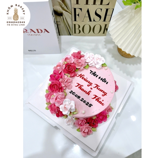 Bánh Kem Cưới làm theo yêu cầu tone hồng-bánh kem ngon tân an long an