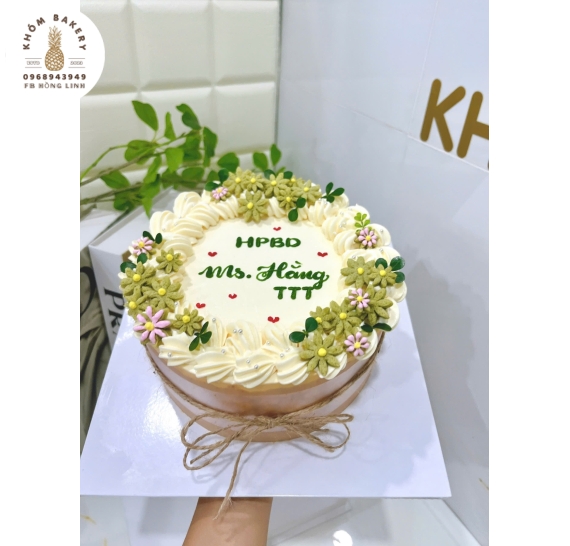 Mẫu bánh bông lan trứng muối hot tại Tân An,Long An dành tặng 