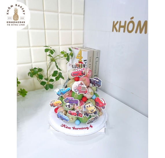 Tháp Bánh Sinh Nhật dành cho bé trai thích xe ô tô- 32 Bánh sếp tầng