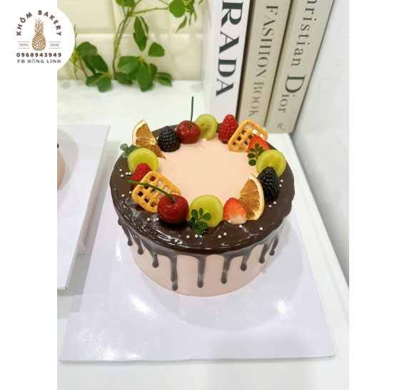 Mẫu bánh kem dành cho nam phủ đầy socola