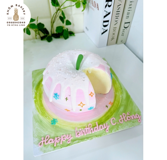 Bánh Kem tạo hình quả táo xinh dành cho nữ 