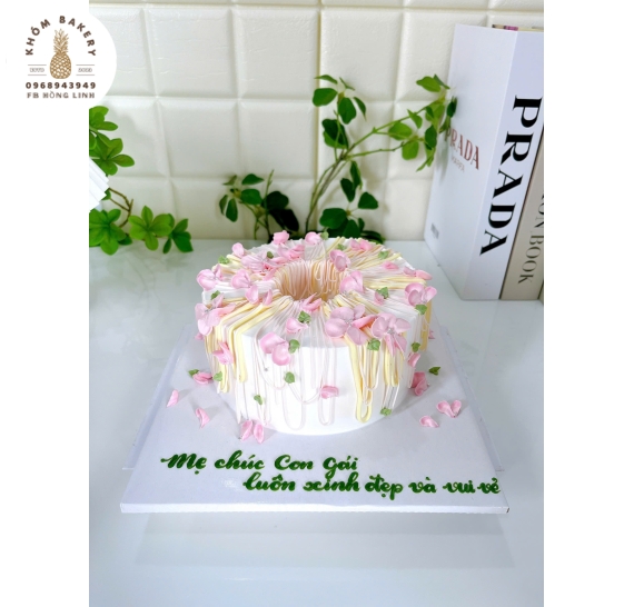 Bánh kem hoa dành cho nữ hoa nhí xinh