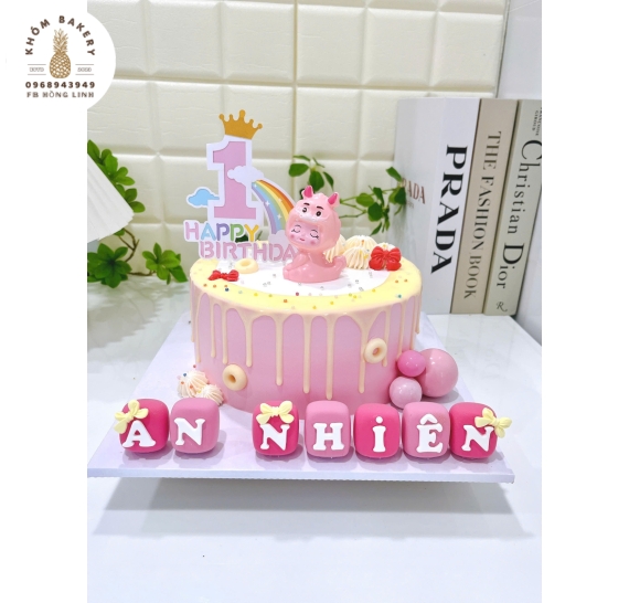 Bánh Kem đầy tháng dành cho bé gái tone hồng