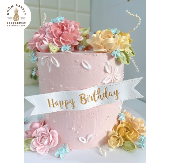 Bánh kem tạo hình bông hoa tone hồng mẫu mới đẹp 2025