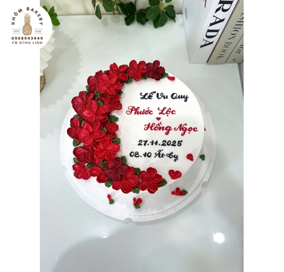 Bánh kem cưới tone đỏ tại Khóm Bakery