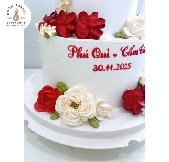 Bánh kem cưới hiện đại năm 2025-Khóm Bakery