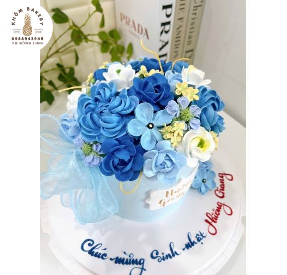 Bánh hộp hoa tone xanh