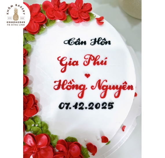 Bánh kem cưới tone đỏ truyền thống
