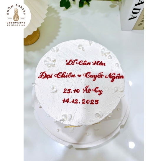Bánh kem cưới tone trắng mẫu bánh đẹp 2025
