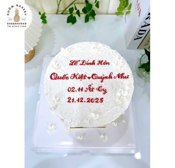 Bánh kem cưới tone trắng mẫu đẹp hot hiện nay 