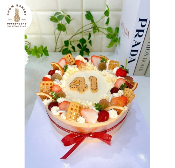 Bông lan trứng muối trang trí trái cây