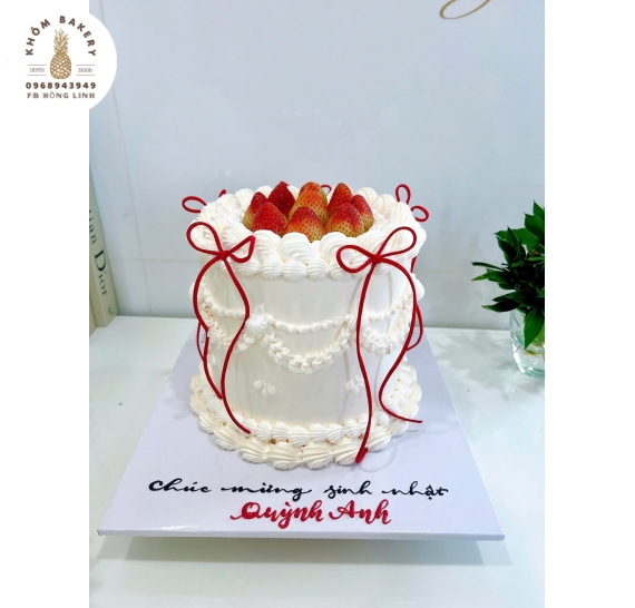 Bánh Kem 2 tầng mix dâu tây 