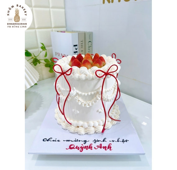 Bánh Kem 2 tầng mix dâu tây 