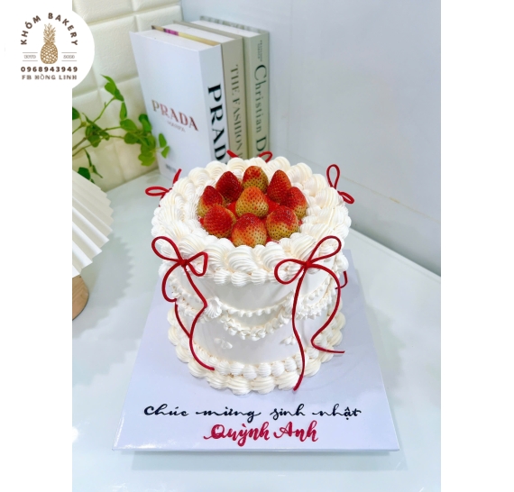 Bánh Kem 2 tầng mix dâu tây 