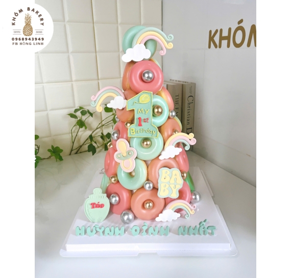 Tháp donut sinh nhật tặng bé trai 