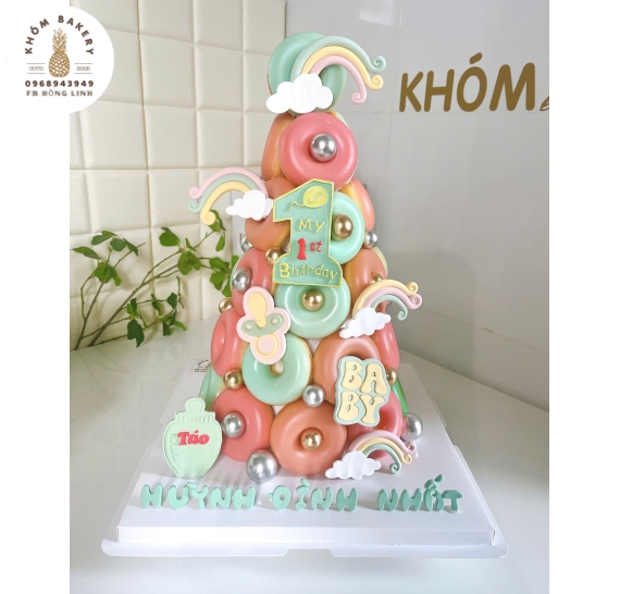 Tháp donut sinh nhật tặng bé trai 