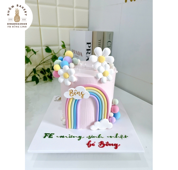 Bánh sinh nhật tạo hình bông hoa cho bé gái 