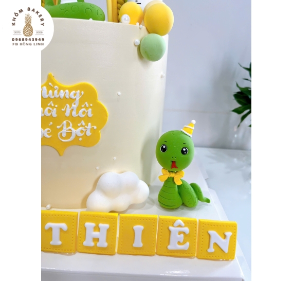 Bánh kem thôi nôi dành cho bé trai tuổi tỵ hot 2026