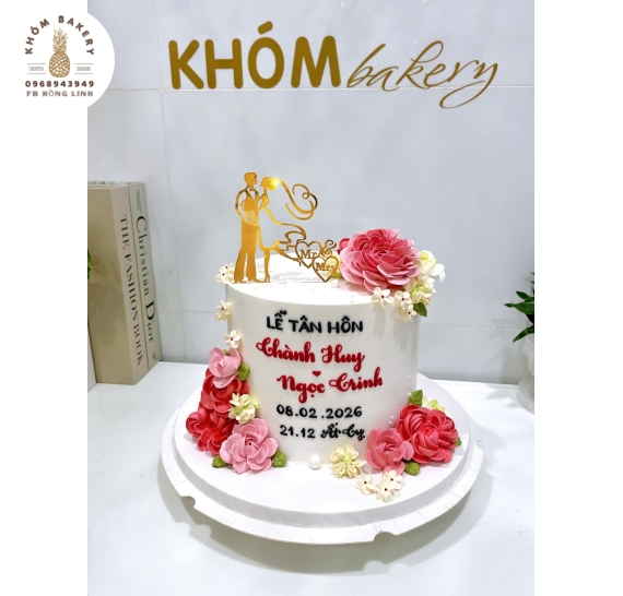 Bánh kem cưới tone trắng hot 2026