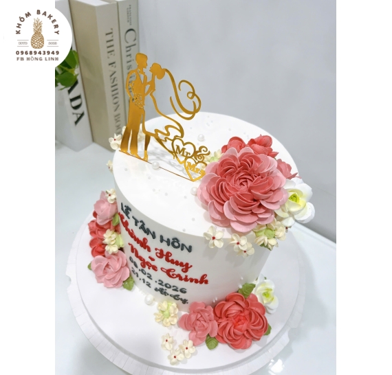 Bánh kem cưới tone trắng hot 2026