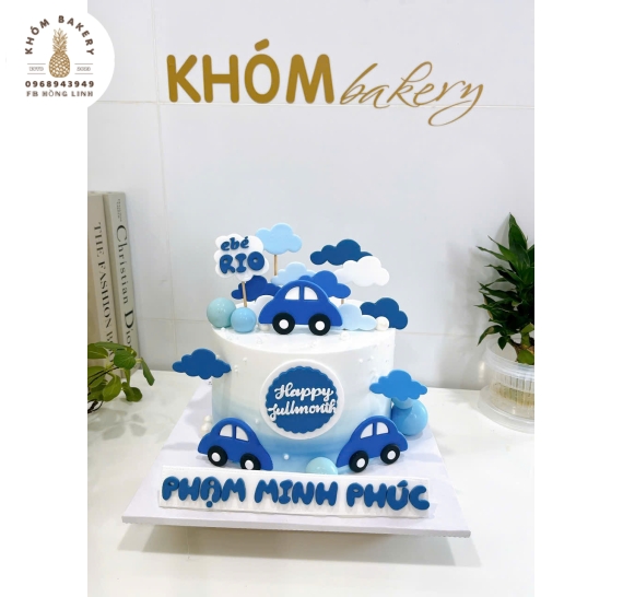 Bánh kem thôi nôi dành cho bé trai tone xanh dương