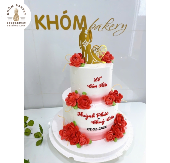 Bánh kem cưới 2 tầng tone đỏ bắt bông hot 2026