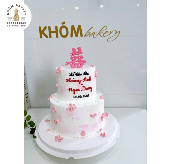 Bánh kem cưới 2 tầng dành cho cô dâu thích sự đáng yêu