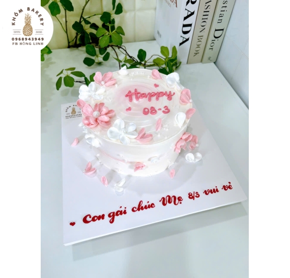 Bánh kem tặng nữ chúc mừng 8/3 mẫu đẹp tại Khóm bakery