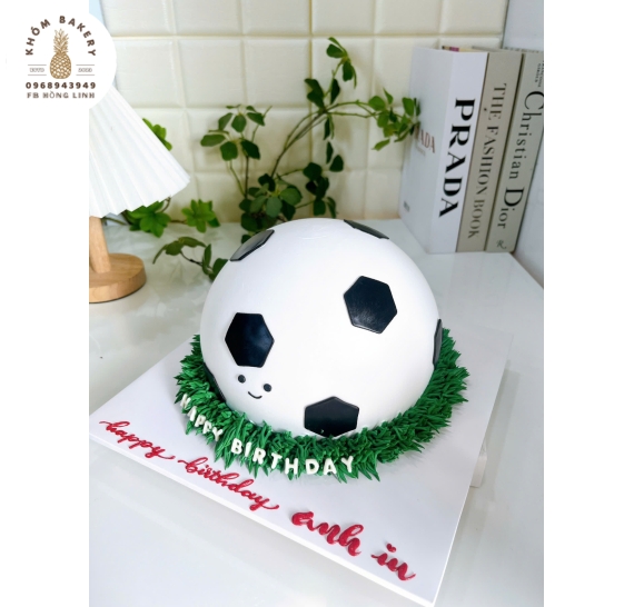 Bánh kem tạo hình quả bóng tặng anh yêu