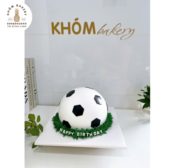 Bánh kem tạo hình quả bóng tặng anh yêu