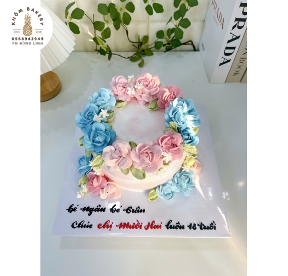 Bánh kem bắt hoa đẹp hot tại Khóm 