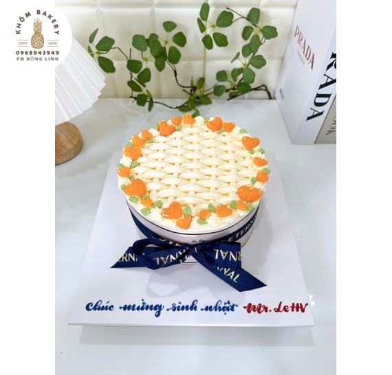 Bánh bông lan trứng muối sinh nhật đẹp 