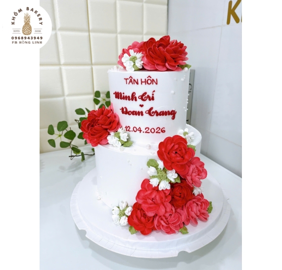 Mẫu bánh kem cưới đẹp 2026 tại Long An tone đỏ đẹp