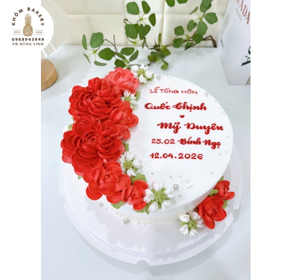 Mẫu bánh kem cưới đẹp 2026 tại Long An hot tone đỏ truyền thống