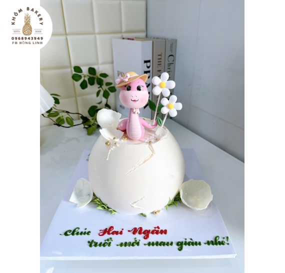 Bánh kem trứng nở ra tuổi tỵ hot 2026