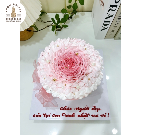 Bánh kem tạo hình bông hoa hồng đẹp 