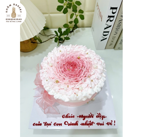 Bánh kem tạo hình bông hoa hồng đẹp 