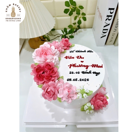 Mẫu bánh kem tone đỏ 1 tầng truyền thống tone đỏ 