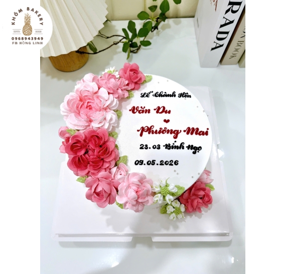 Mẫu bánh kem tone đỏ 1 tầng truyền thống tone đỏ 