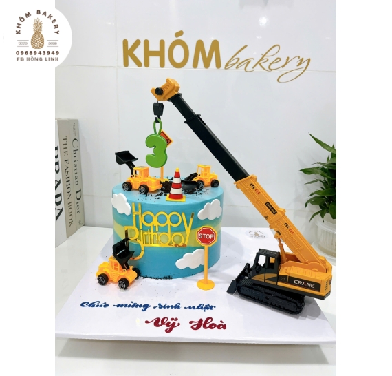 Bánh kem dành tặng cho bé trai yêu thích xe công trình 