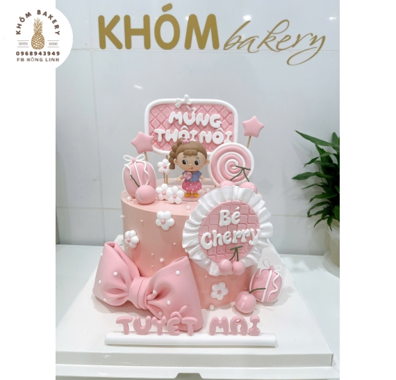 Bánh kem thôi nôi cho bé gái 