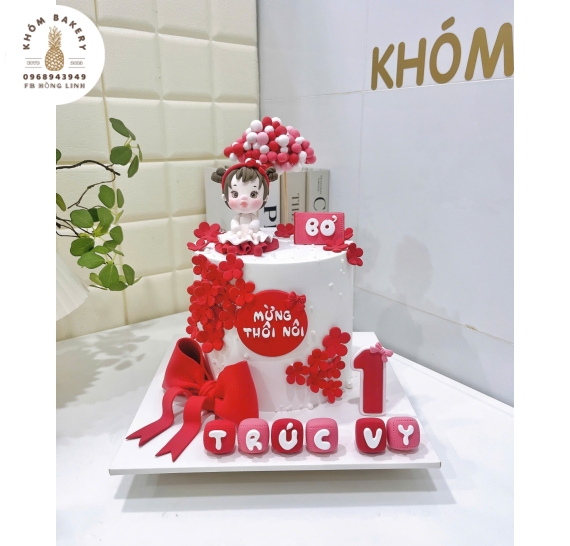 Bánh kem thôi nôi dành cho bé gái tone đỏ 